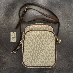 MICHAEL Michael Kors- Jet Set Travel MD NS Chain Crossbody